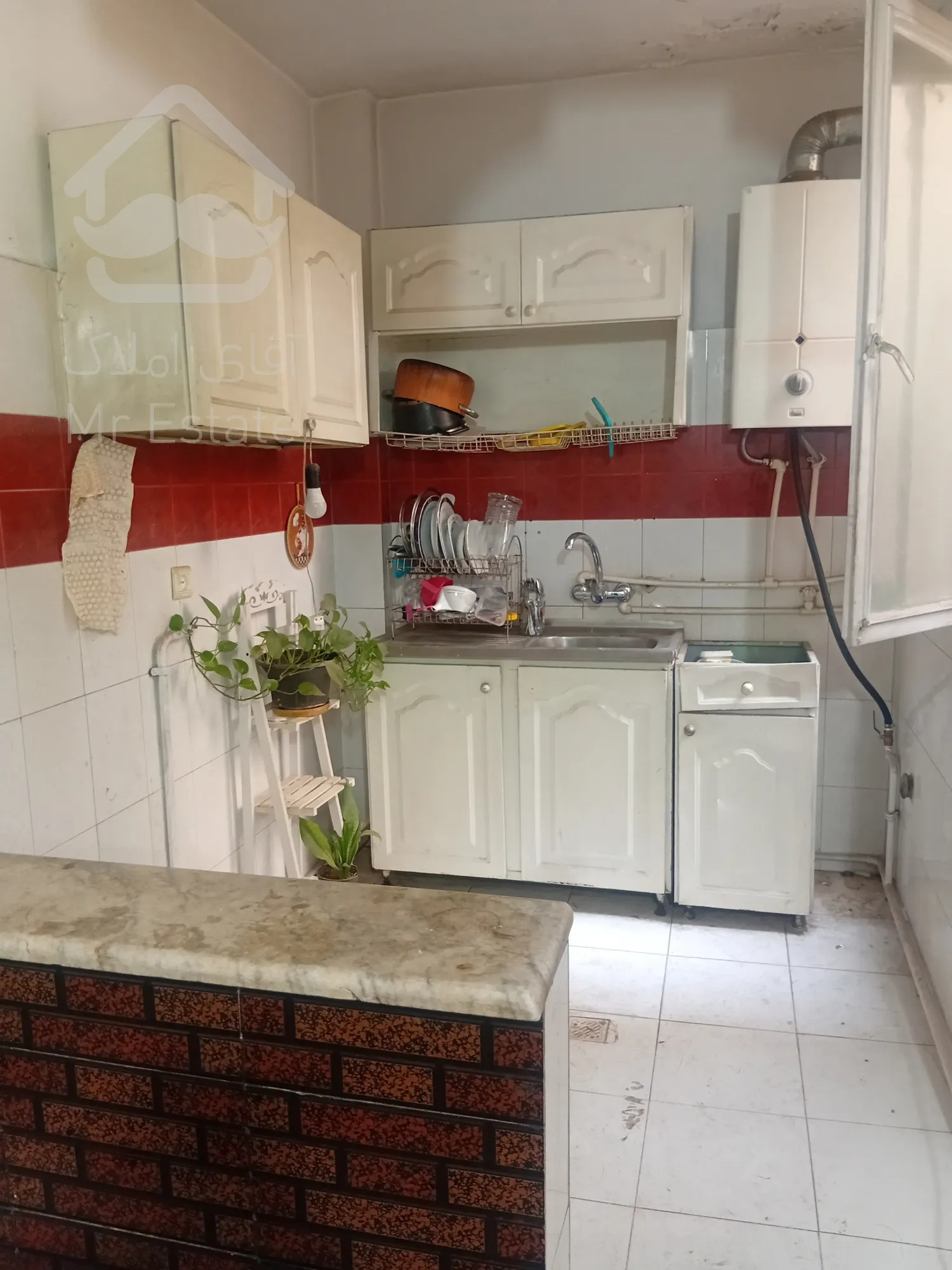 آپارتمان ۴۰ متری طبقه اول حیاط دار