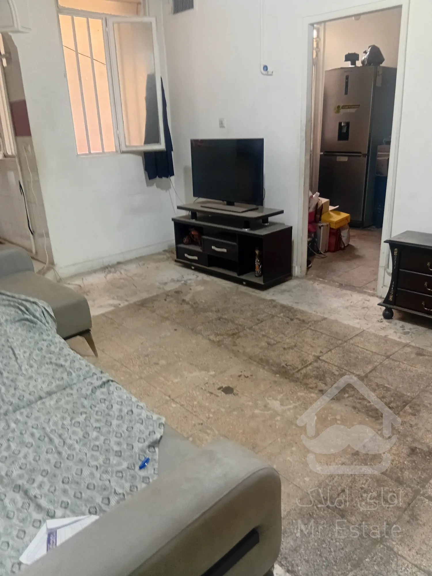 آپارتمان ۴۰ متری طبقه اول حیاط دار