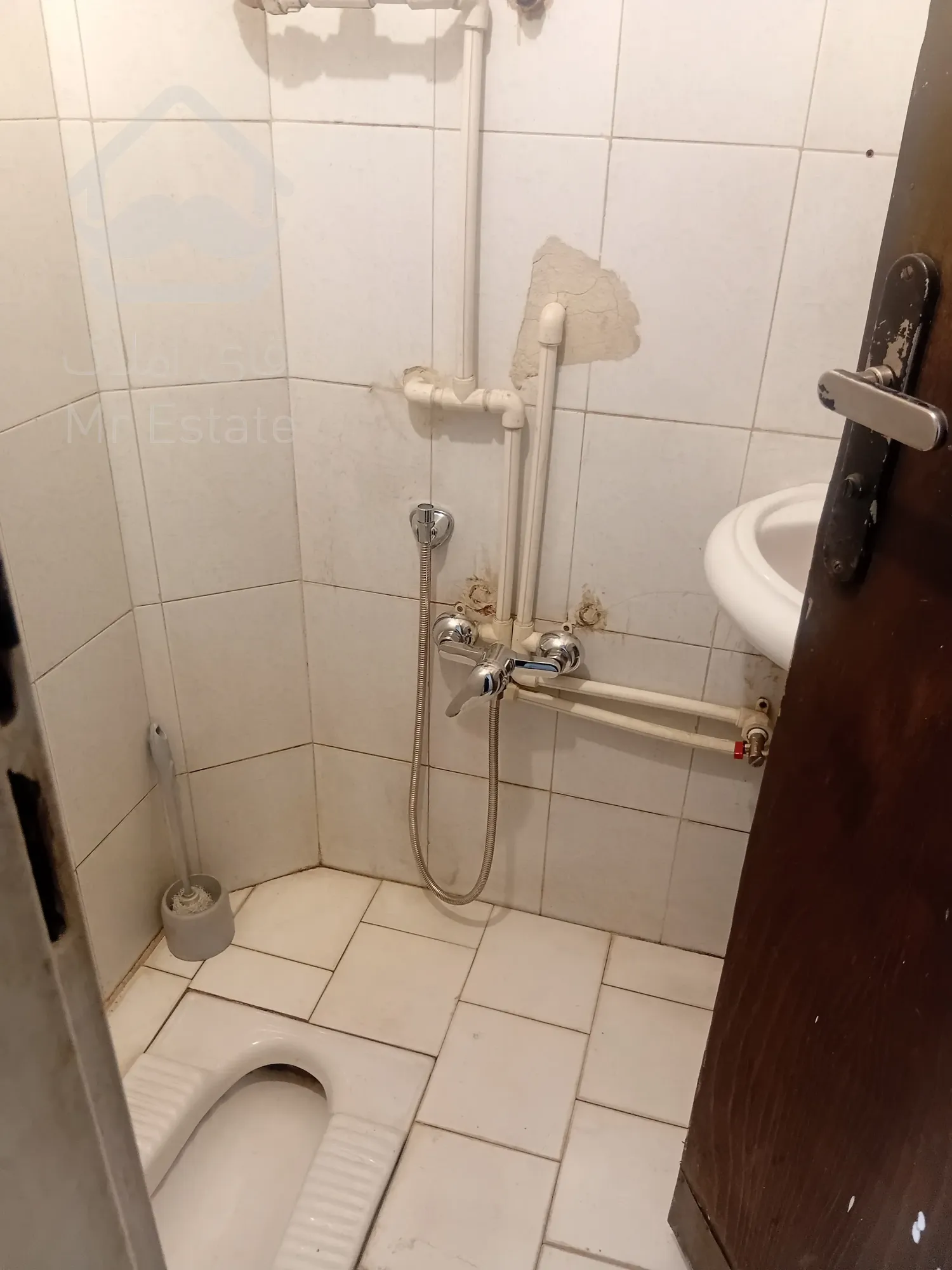 آپارتمان ۴۰ متری طبقه اول حیاط دار