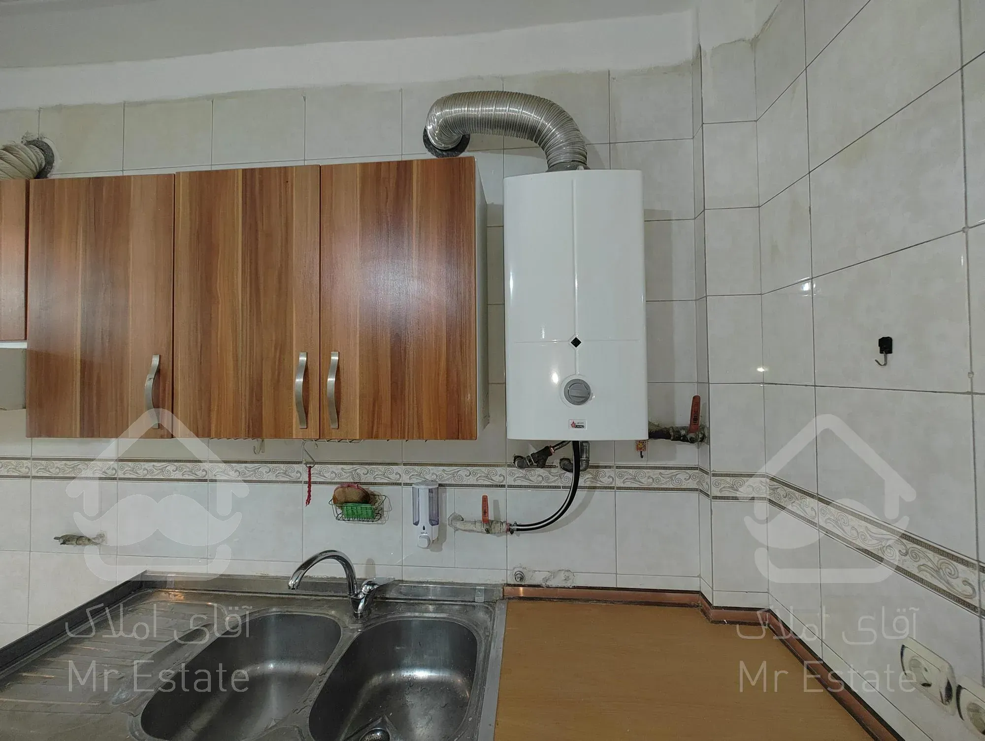 100 متر ، پیروزی ، عارف شمالی