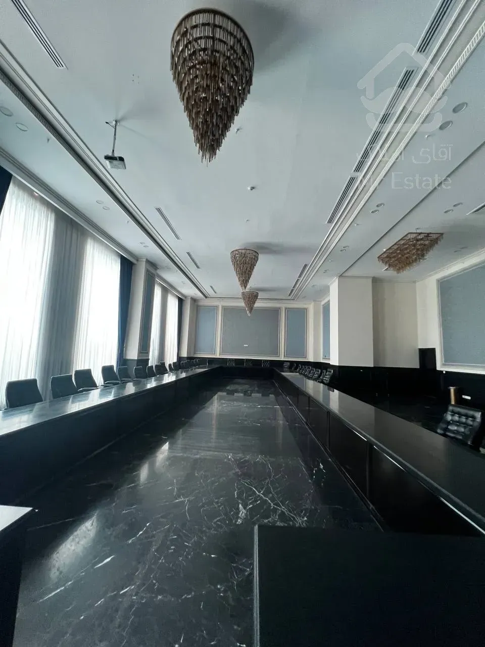 رونیکاپالاس غروی،تنها پارک اداری تهران