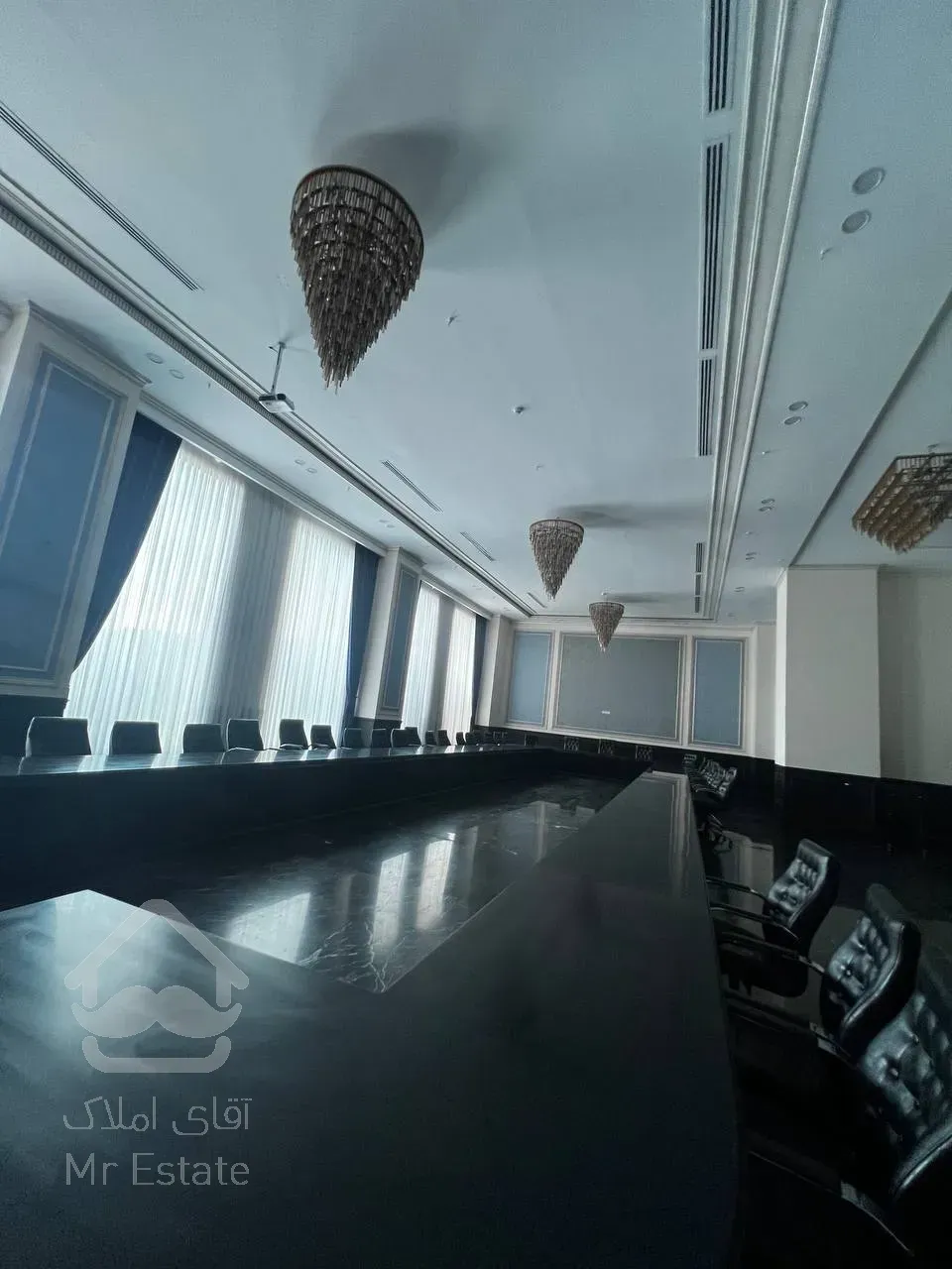 فروش واحد اداری ۲۰۰ متری در غرب تهران