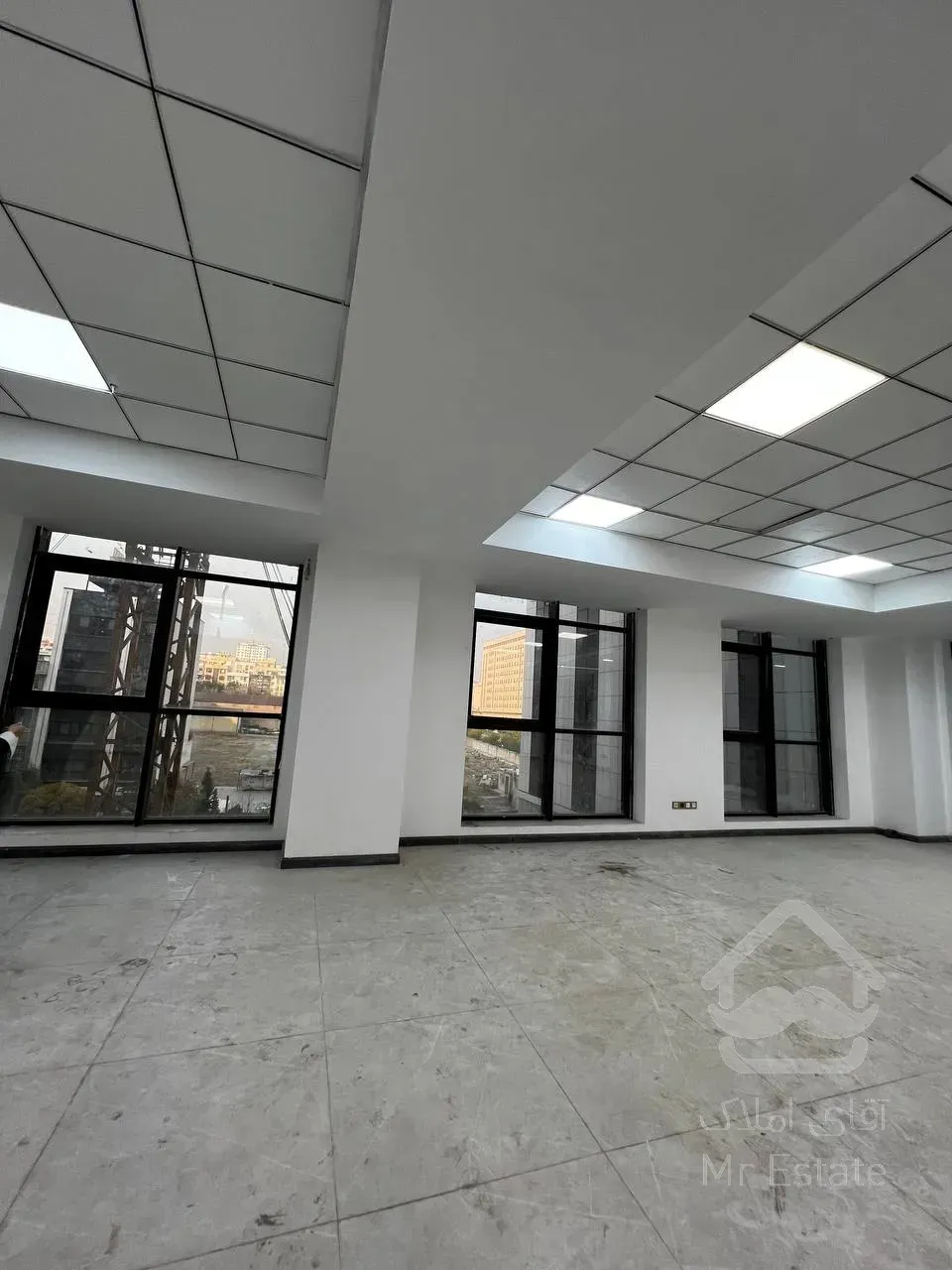 فروش واحد اداری ۸۰ متری در غرب تهران