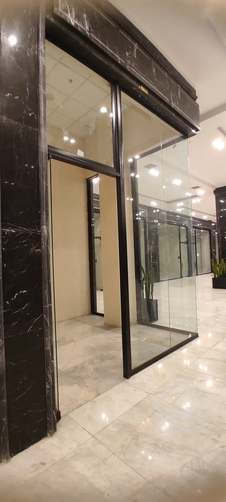 فروش واحد ۵۶متر تجاری در هروی با اقساط ۱۲ماهه