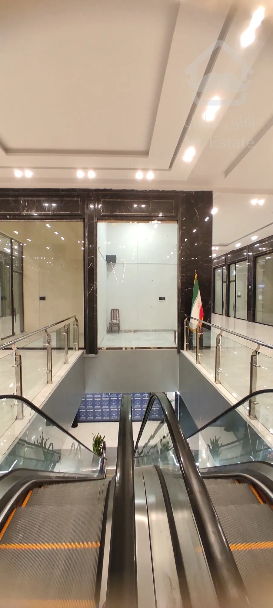 فروش واحد تجاری ۳۶متر در رونیکا مال هروی بصورت اقساط