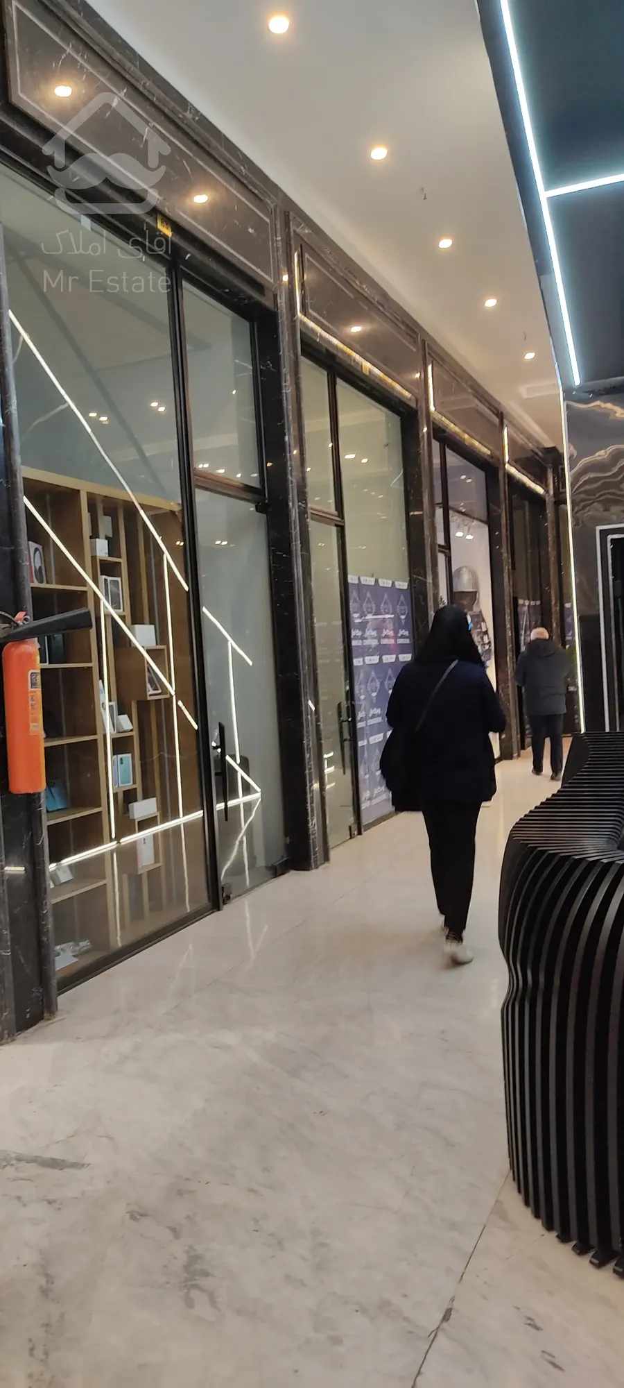 فروش واحد تجاری ۳۶متر در رونیکا مال هروی بصورت اقساط