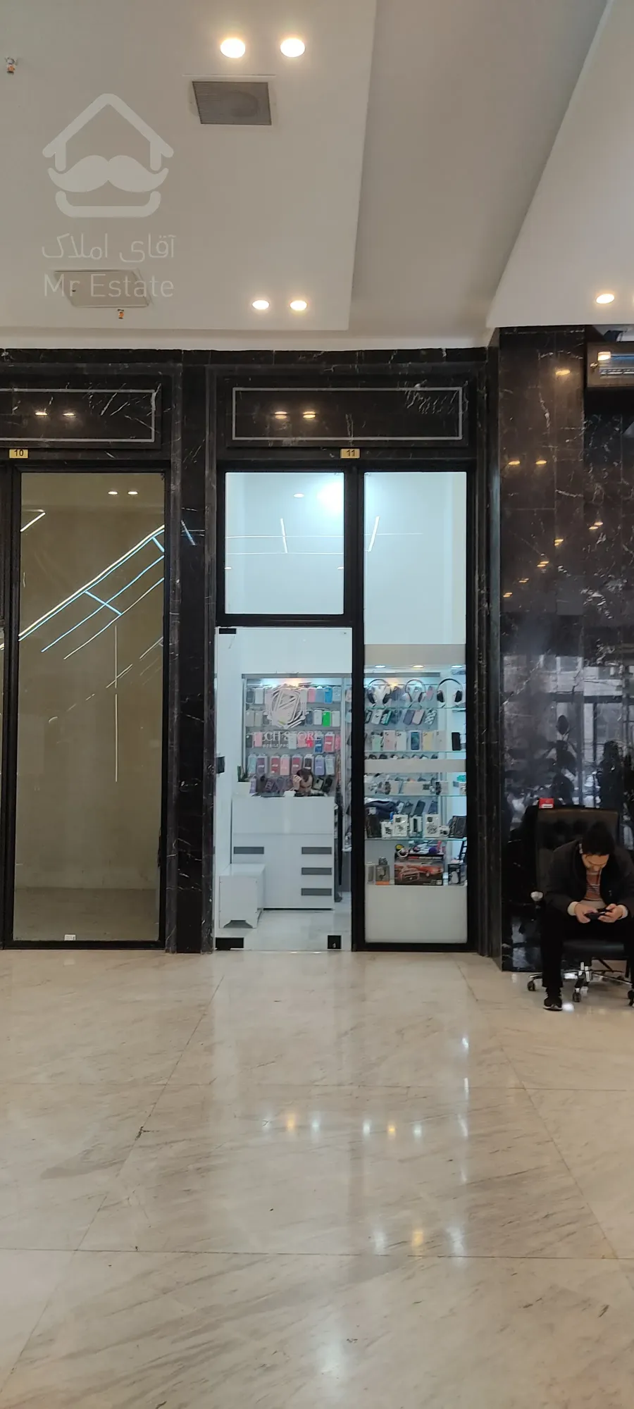 فروش واحد تجاری ۳۶متر در رونیکا مال هروی بصورت اقساط