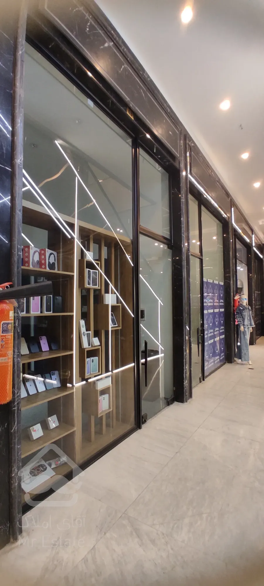 فروش واحد تجاری ۳۶متر در رونیکا مال هروی بصورت اقساط