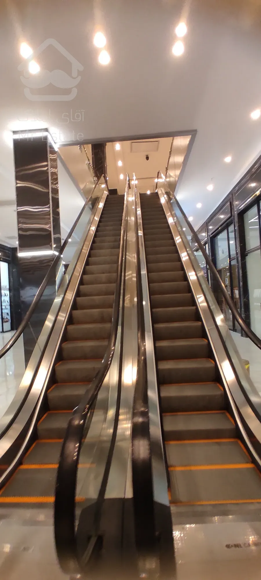 فروش واحد تجاری ۳۶متر در رونیکا مال هروی بصورت اقساط