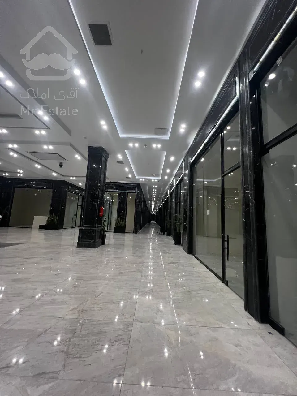 پیش‌فروش واحد تجاری ۲۱ متری در رونیکامال پونک