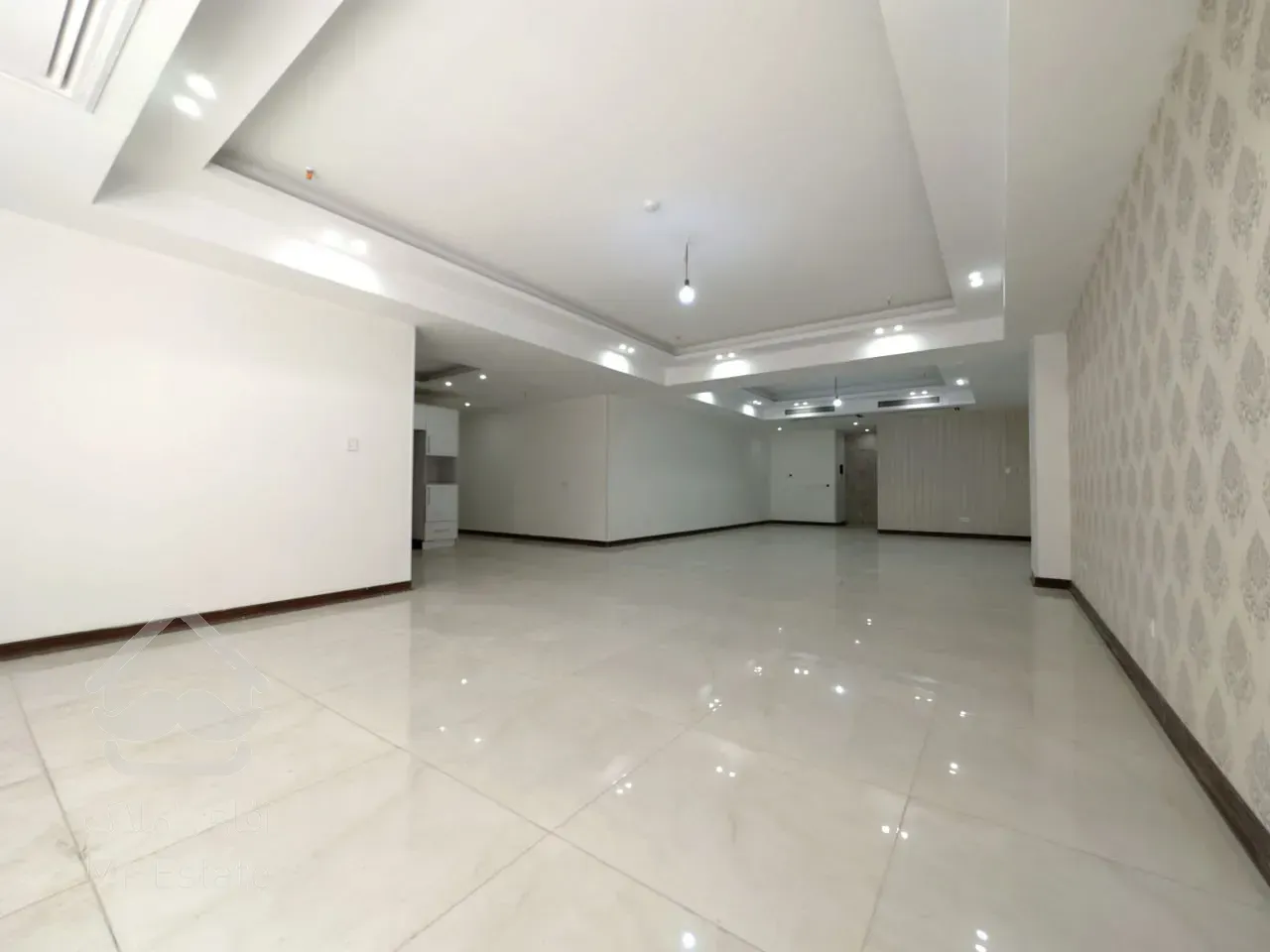 پیش‌فروش واحد ۱۲۰ متری ۲ خواب فول امکانات در شرق تهران