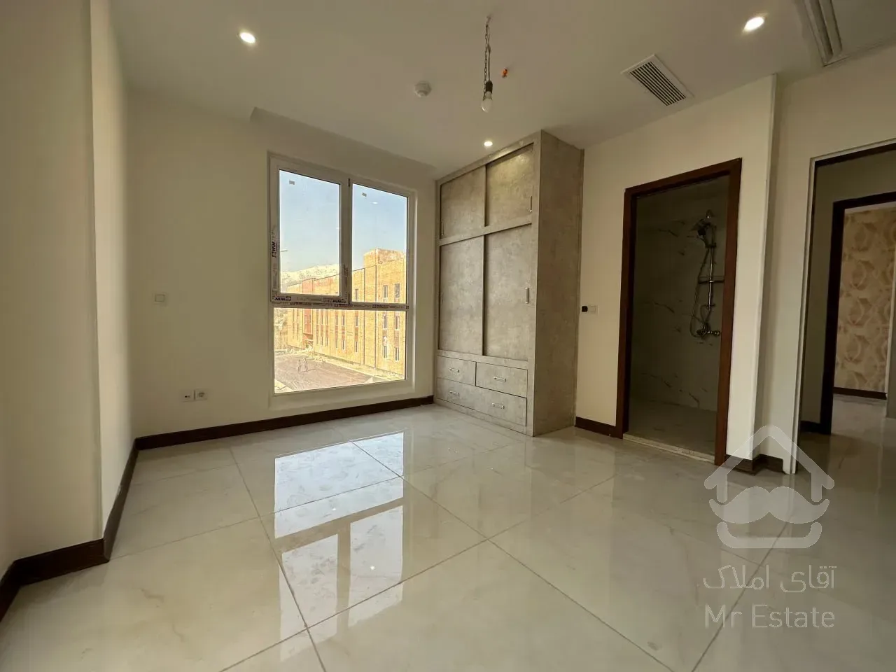 پیش‌فروش آپارتمان ۱۲۱ متری در نارمک