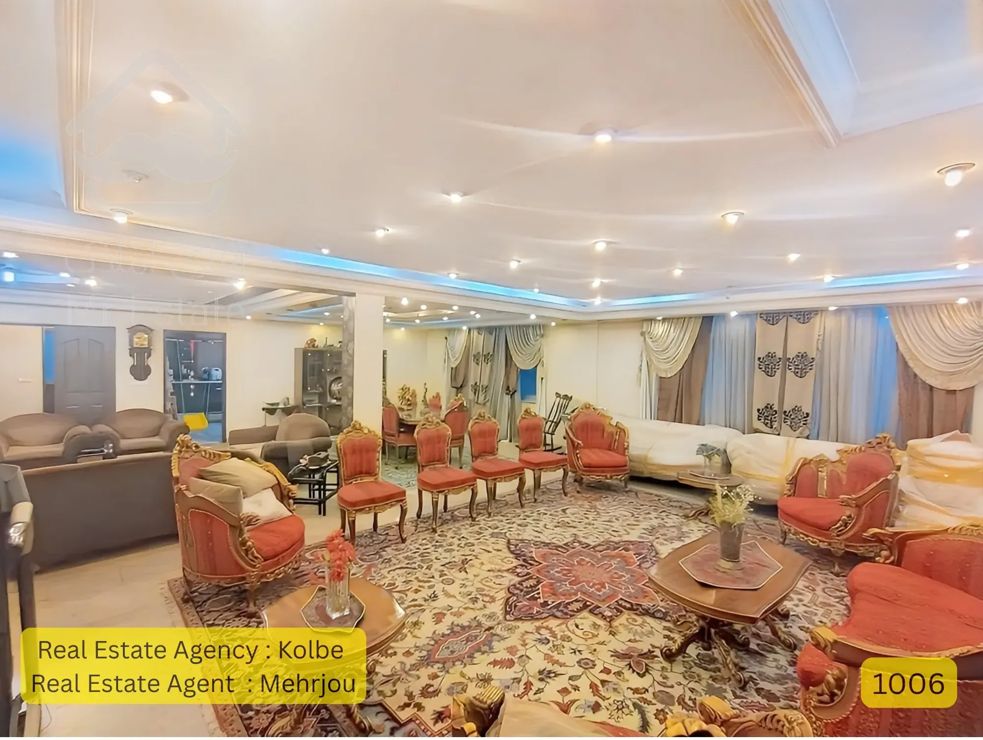 واحد ۲۷۰ متری / ۴ خواب / قلهک