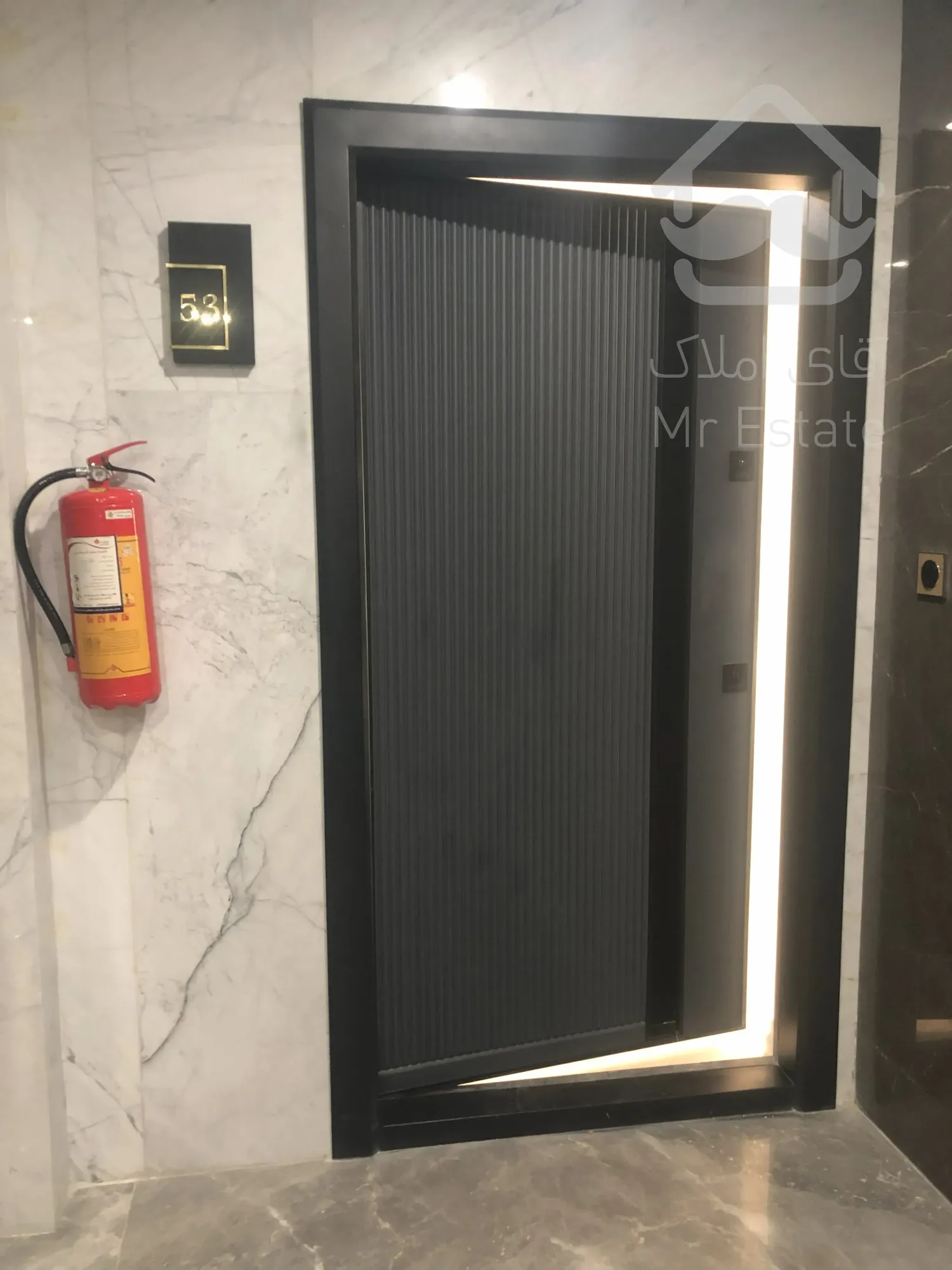 پیش فروش واحد ۱۱۳ متری لاکچری در سوهانک