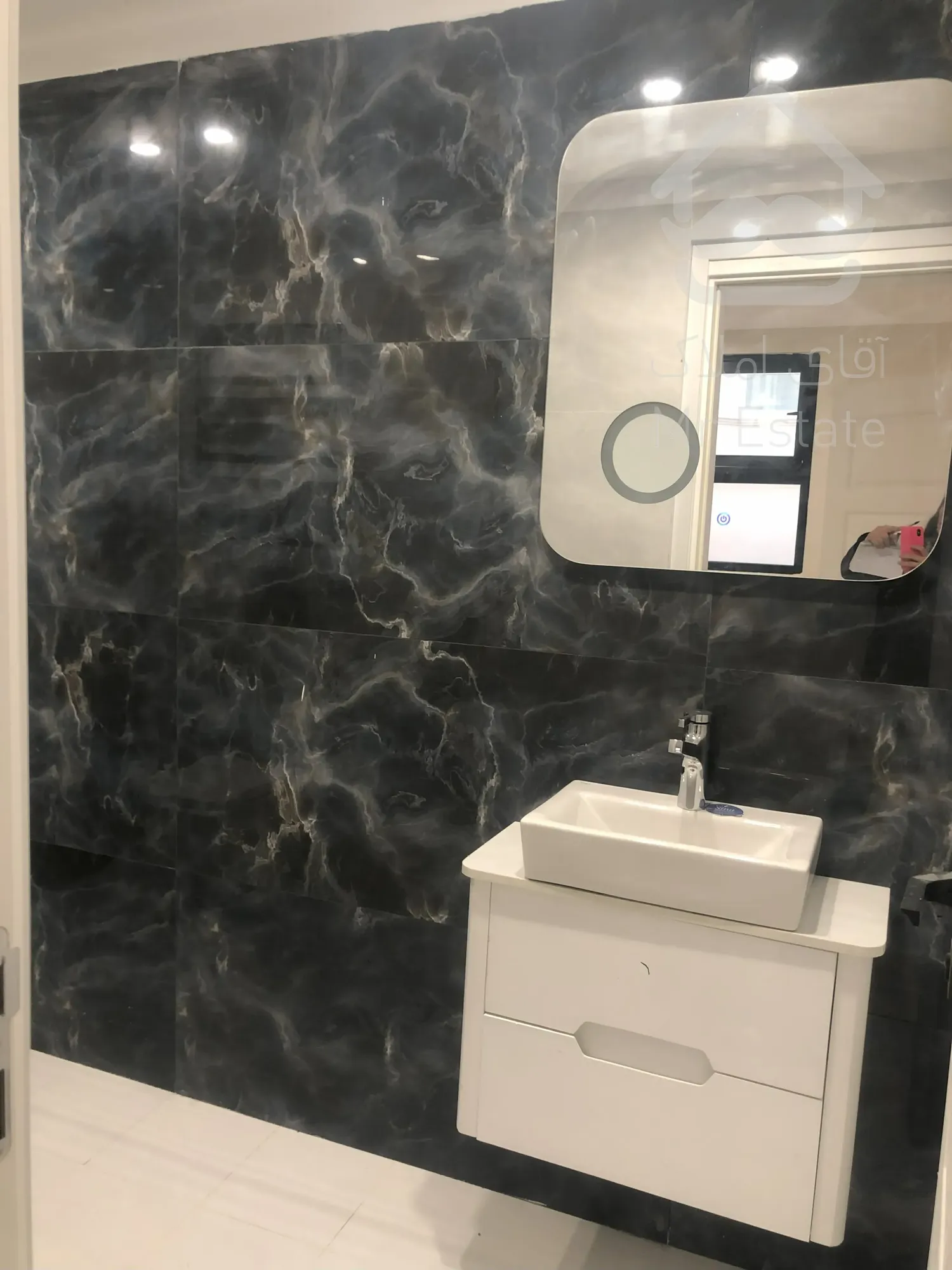 پیش فروش آپارتمان ۱۲۷ متری ۲خواب لوکس در منطقه ۸ تهران