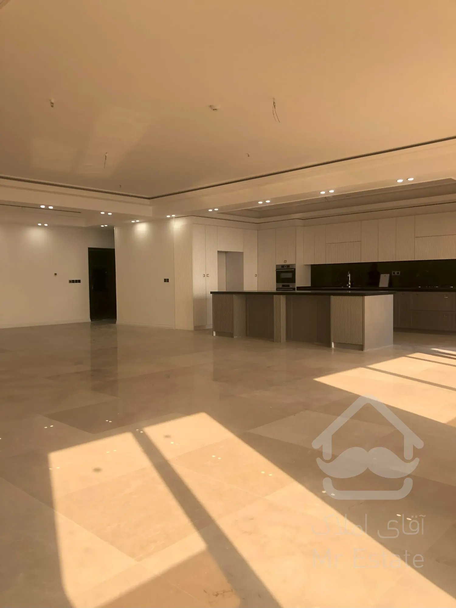 پیش‌فروش آپارتمان ۱۲۷ متری ۲ خواب لاکچری در رونیکاپالاس دردشت