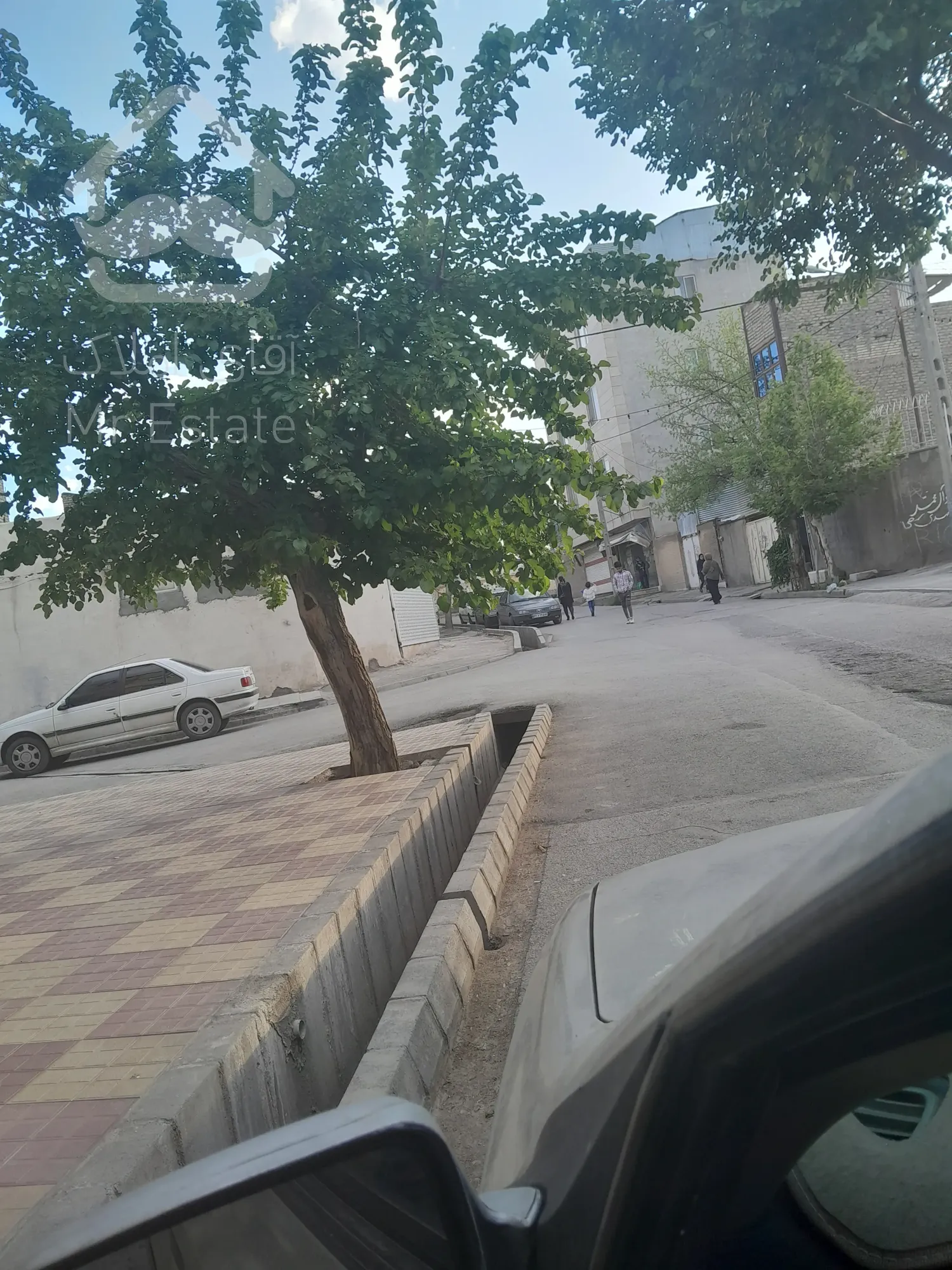 مغازه ۳۰متری۲نبش خواجه ربیع مهرمادر