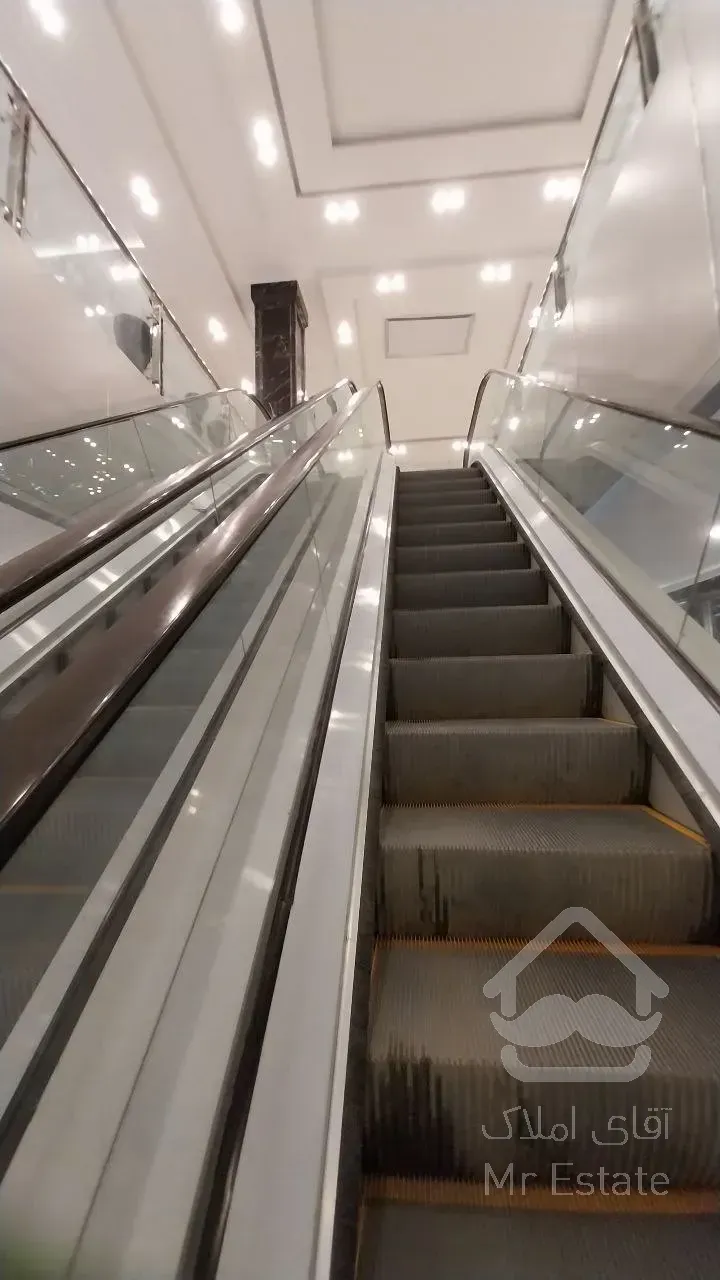 پیش‌فروش مغازه ۳۱ متری با موقعیت طلافروشی در میرزابابائی