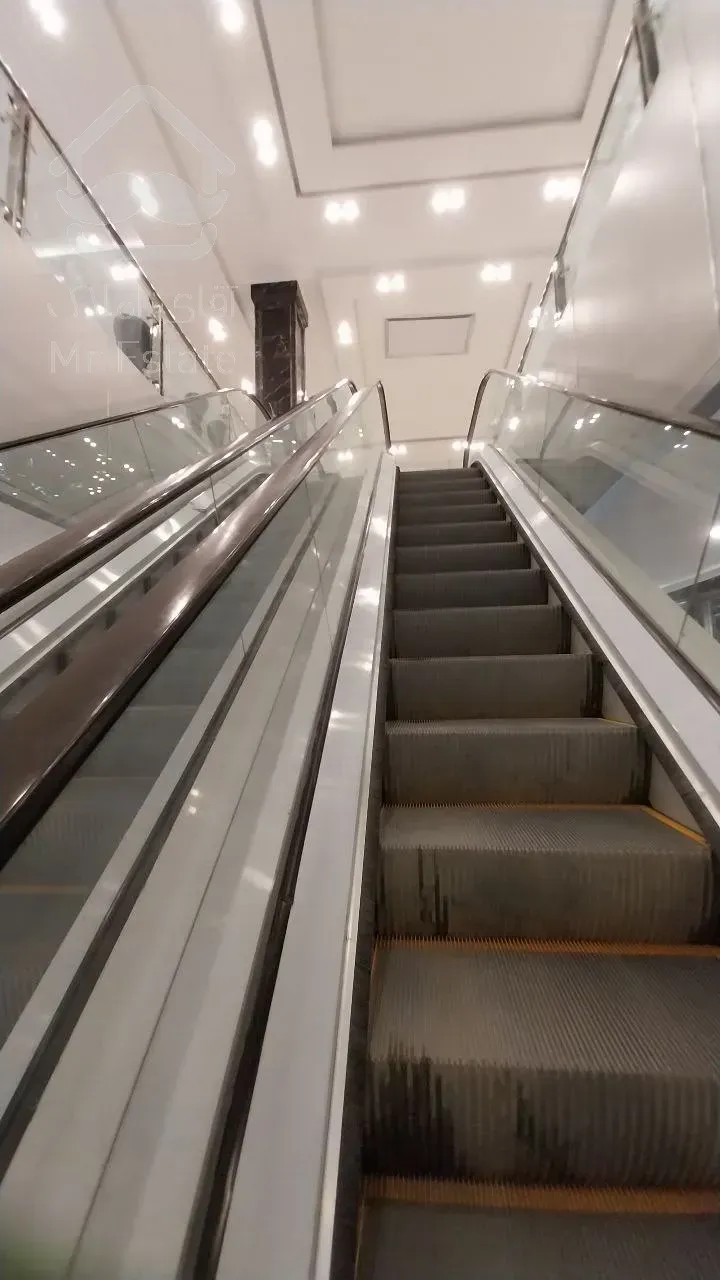 فروش از دم قسطی مغازه ۳۷ متری با موقعیت عالی در حسین آباد