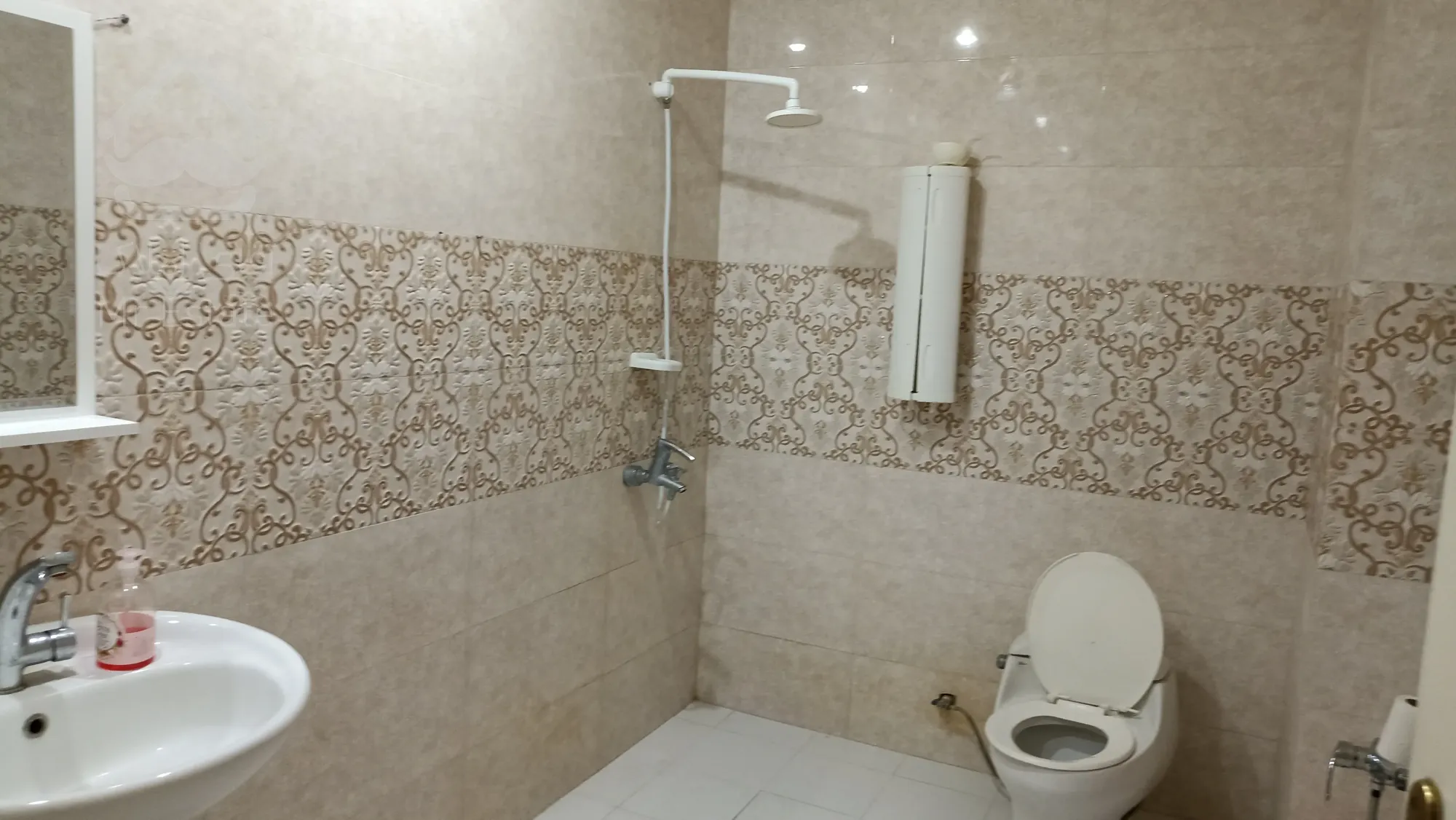 آپارتمان ۱۸۳ متری تک واحدی