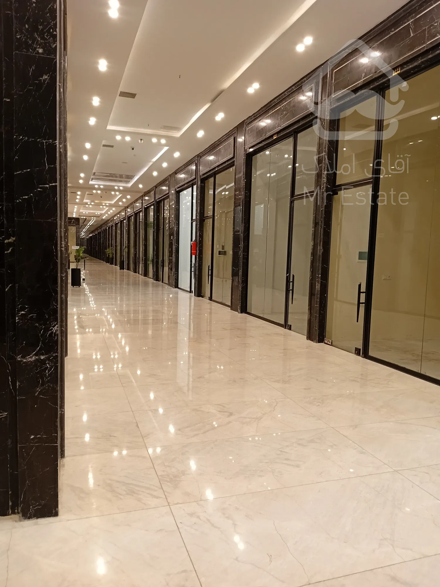 پیش فروش مغازه ۳۱ متری در رونیکاپالاس پونک