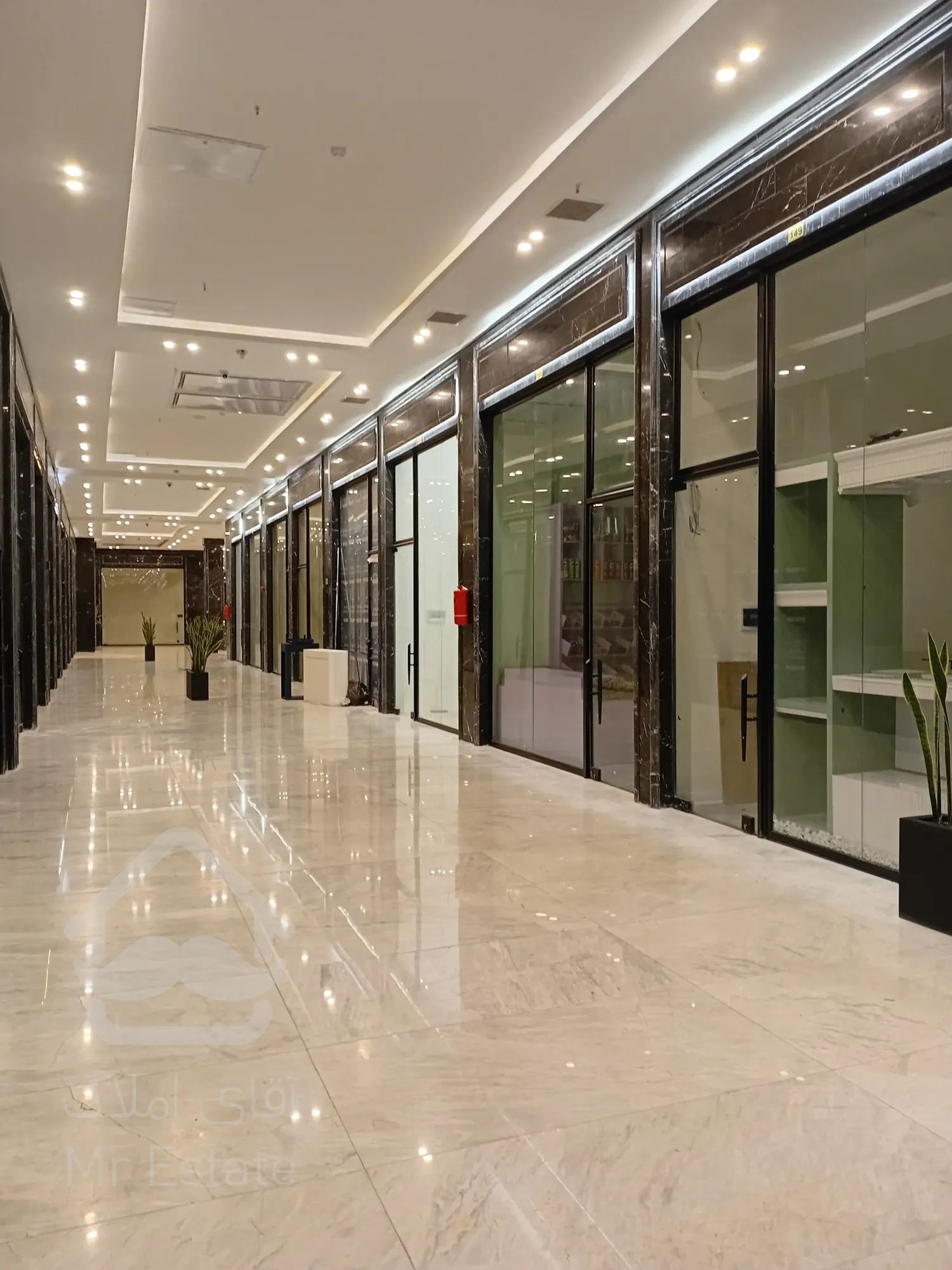 پیش‌فروش واحد تجاری ۲۹ متری با شرایط اقساطی در پونک