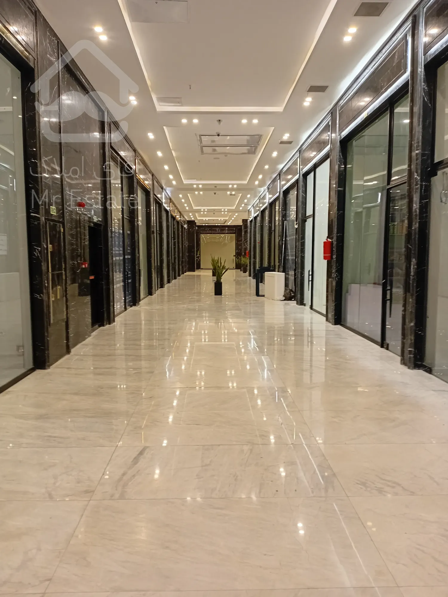 پیش فروش مغازه ۳۱ متری در رونیکاپالاس پونک