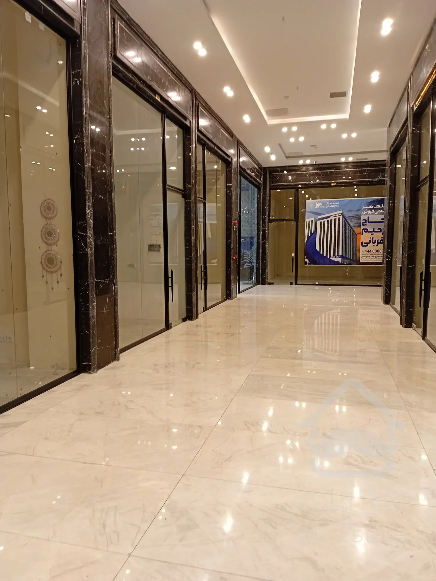 رهن و اجاره مغازه ۲۵ متری در موقعیت عالی رونیکامال