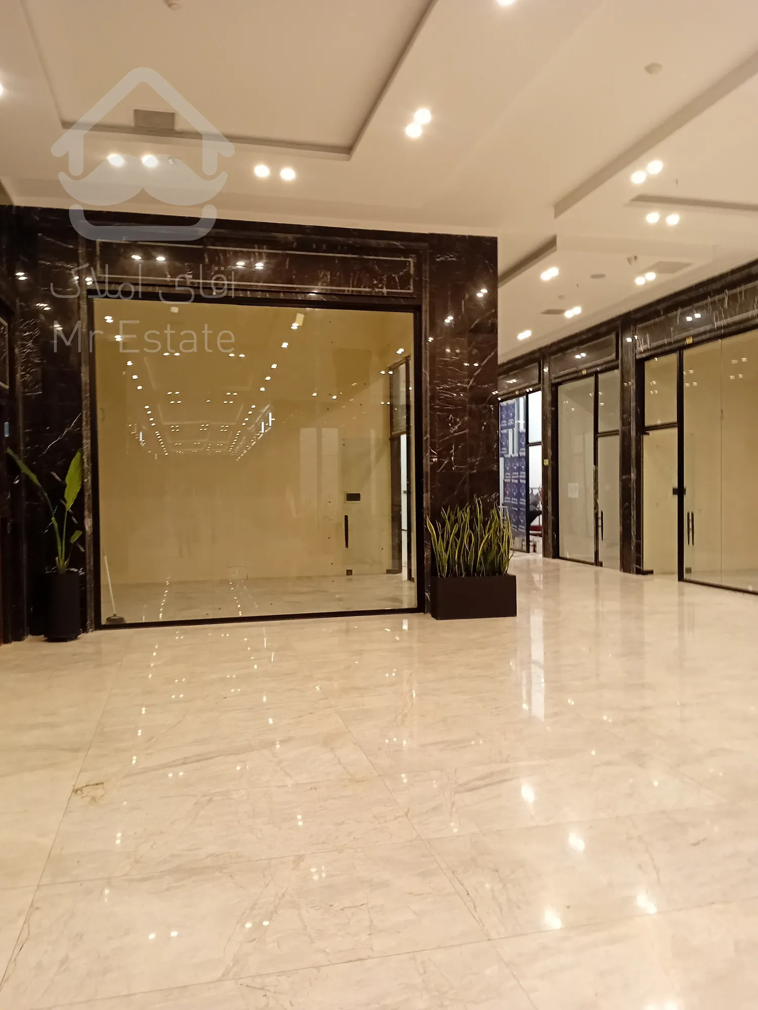 پیش‌فروش واحد تجاری ۲۹ومتری در طبقه دوم رونیکاپالاس پونک