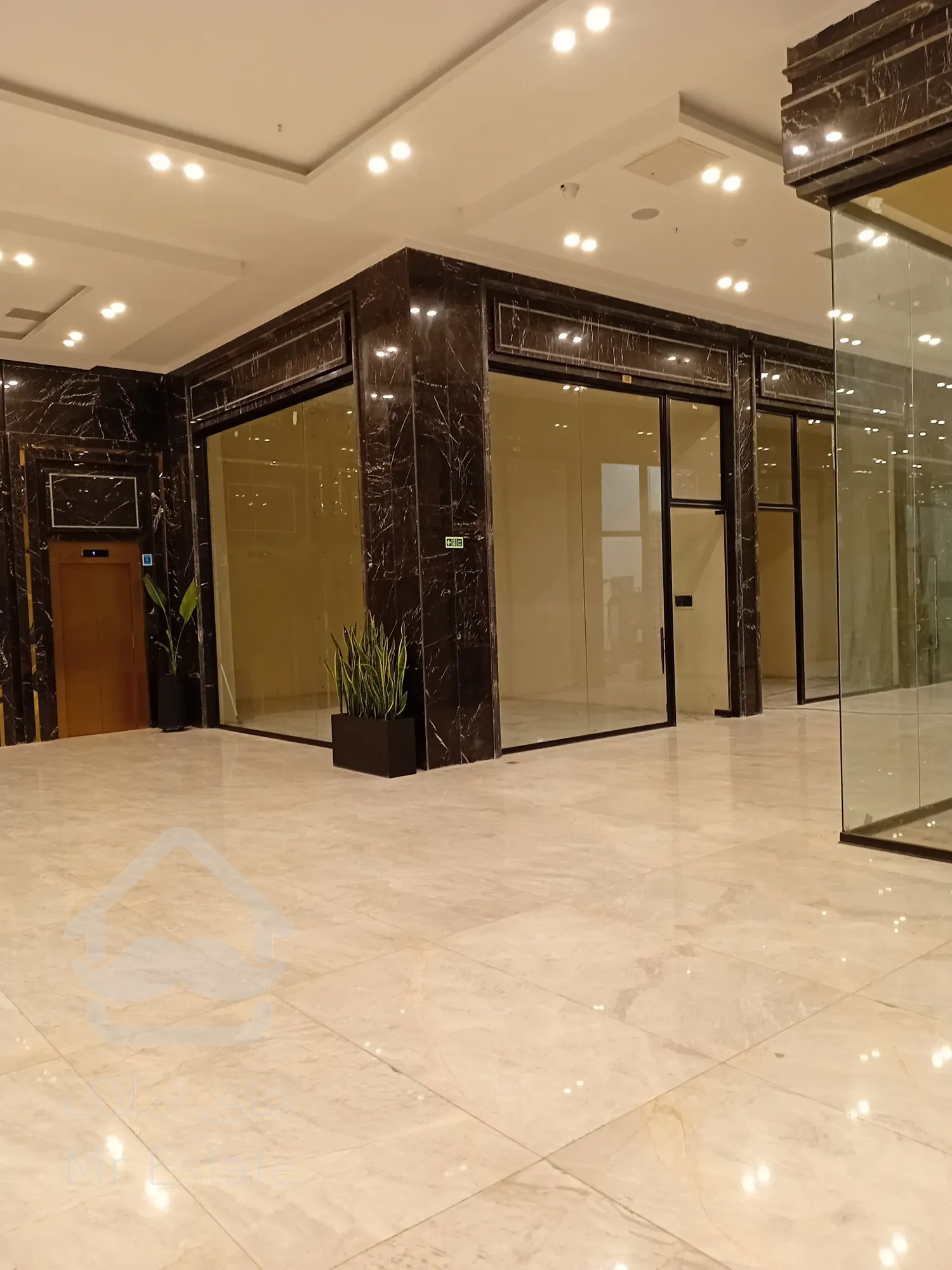 فروش شرایطی مغازه ۴۰ متری در رونیکامال هروی