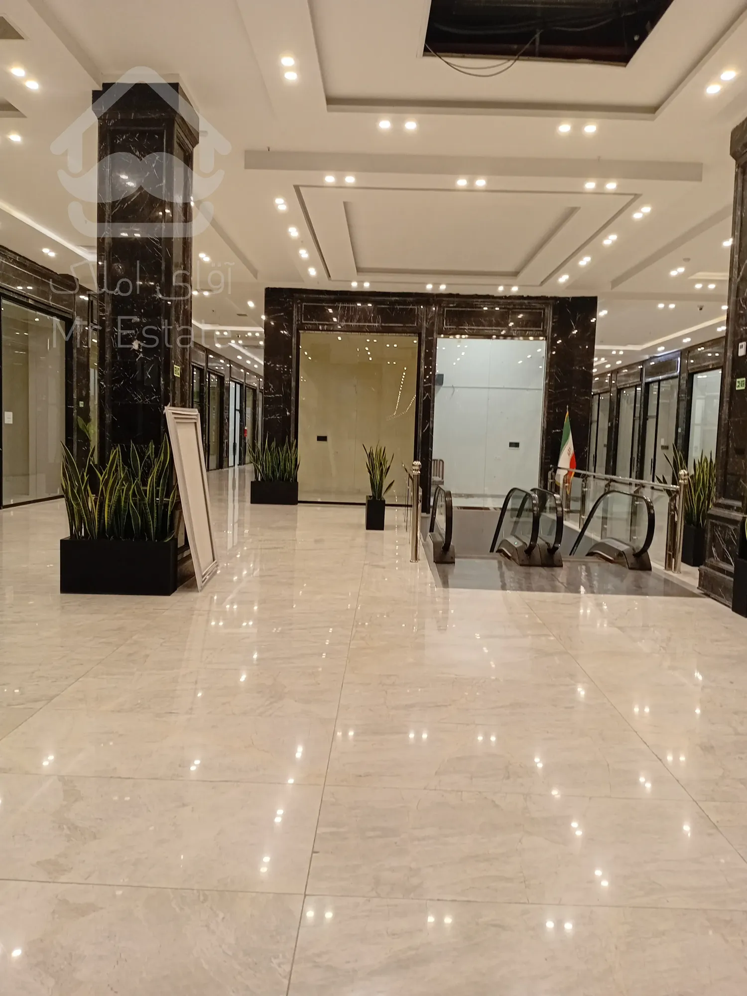 رهن و اجاره واحد تجاری ۶۹ متری در رونیکامال