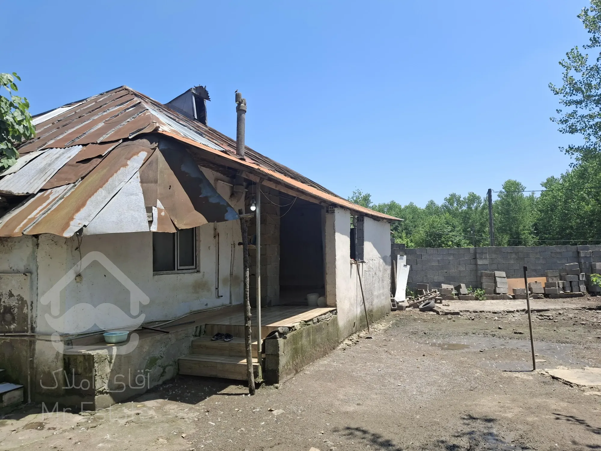 فروش زمین ۱۰۰۰ متری سند دار با خانه و گاوداری