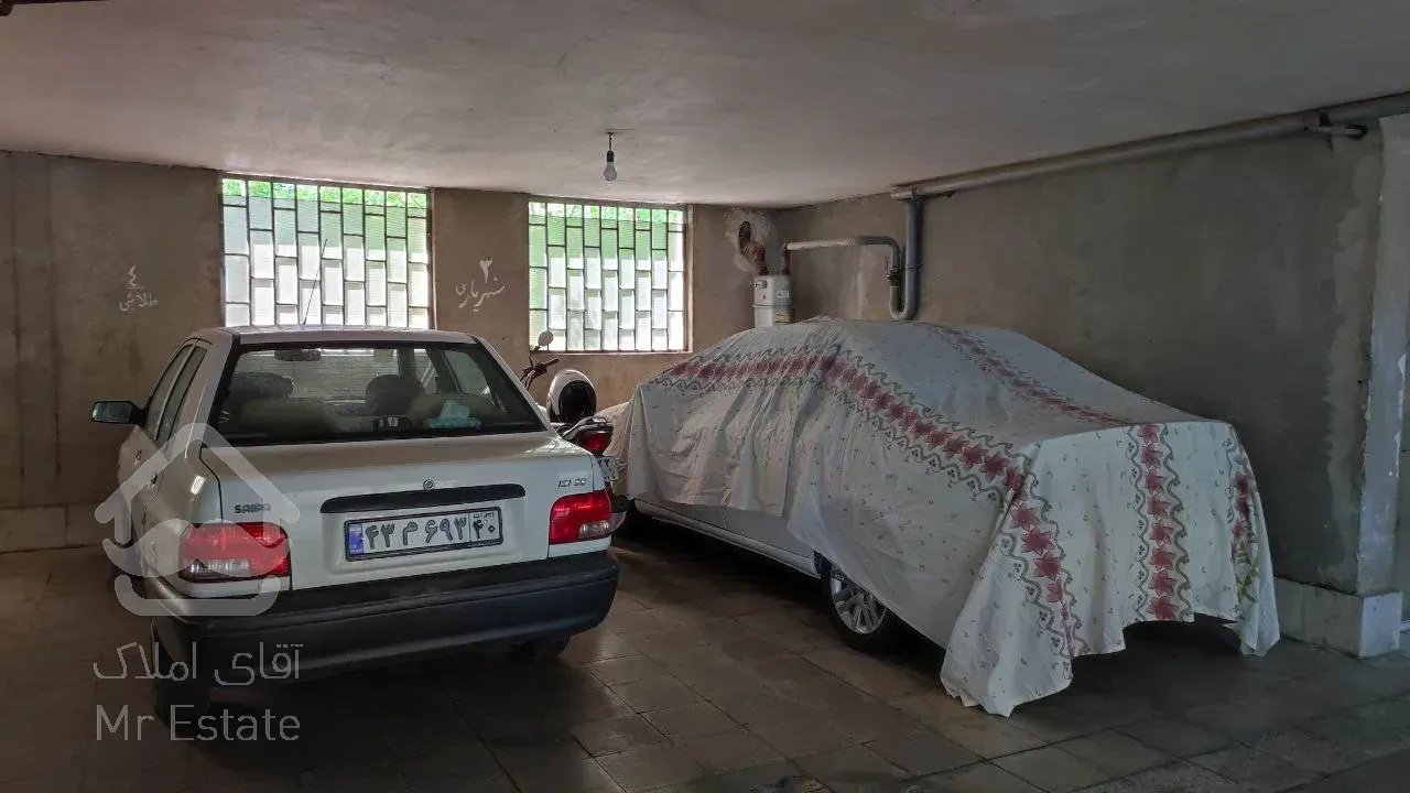 ۶۸ متری با پارکینگ و انباری