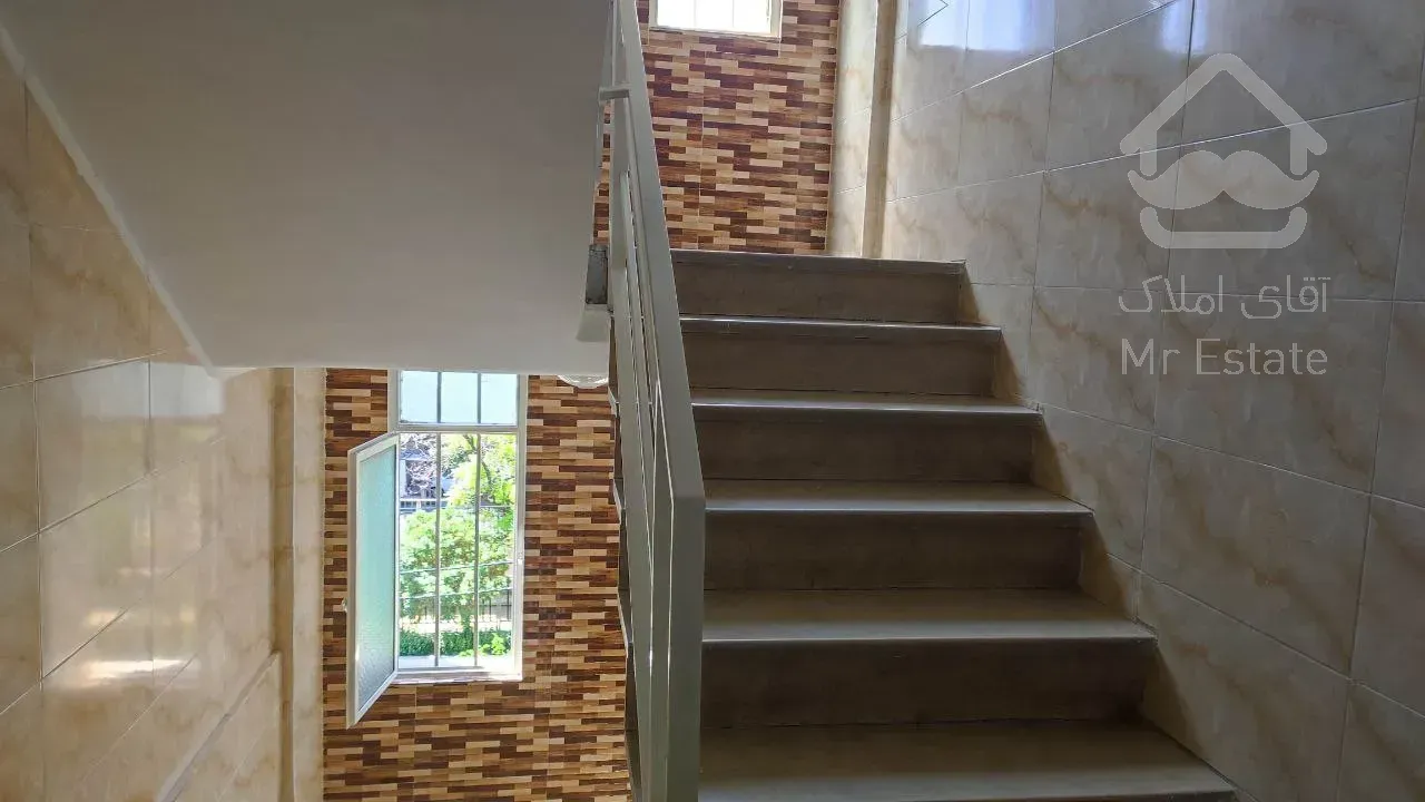 ۶۸ متری با پارکینگ و انباری