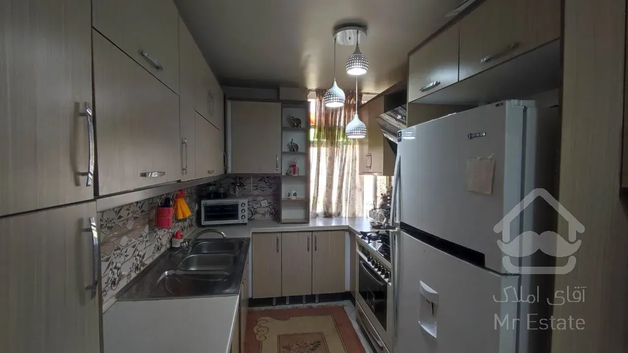 ۶۸ متری با پارکینگ و انباری