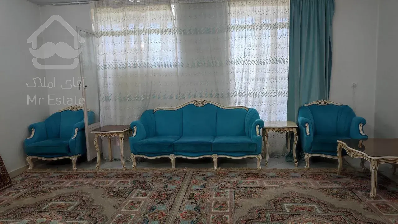 ۶۸ متری با پارکینگ و انباری