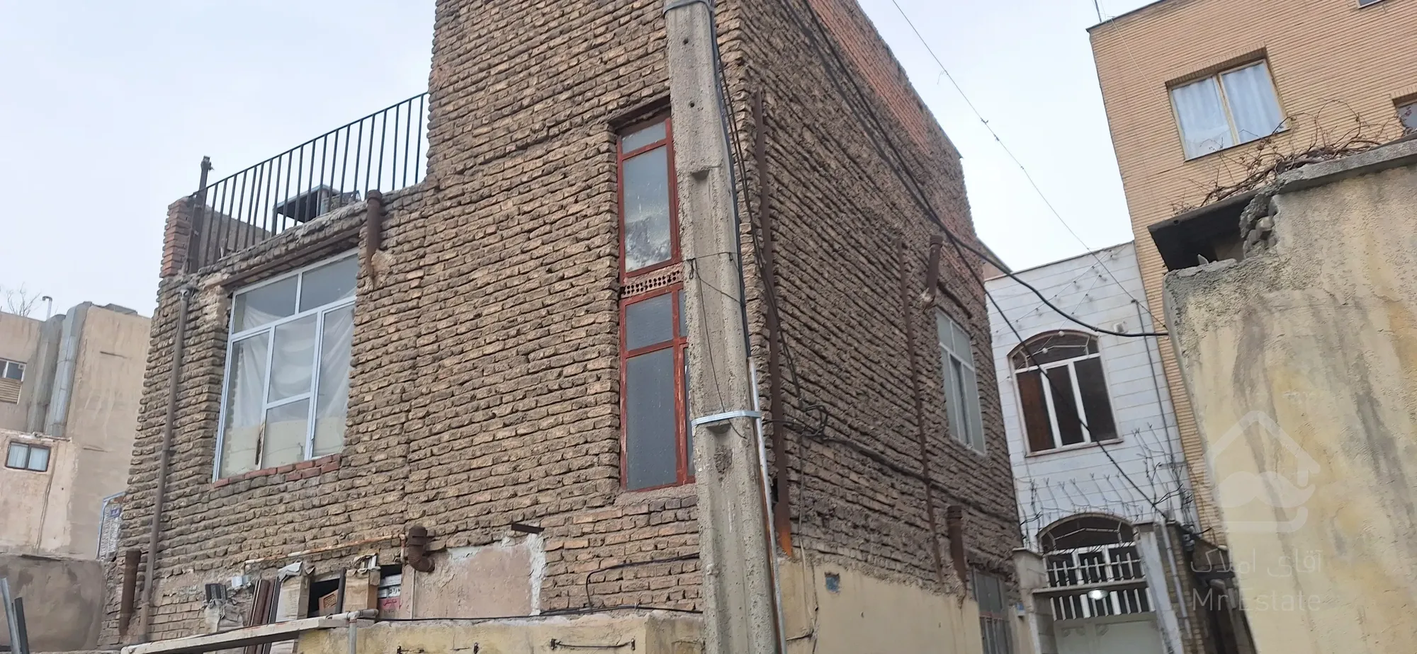 ۲ باب ملک دو طبقه ۳۵۵متر بنا