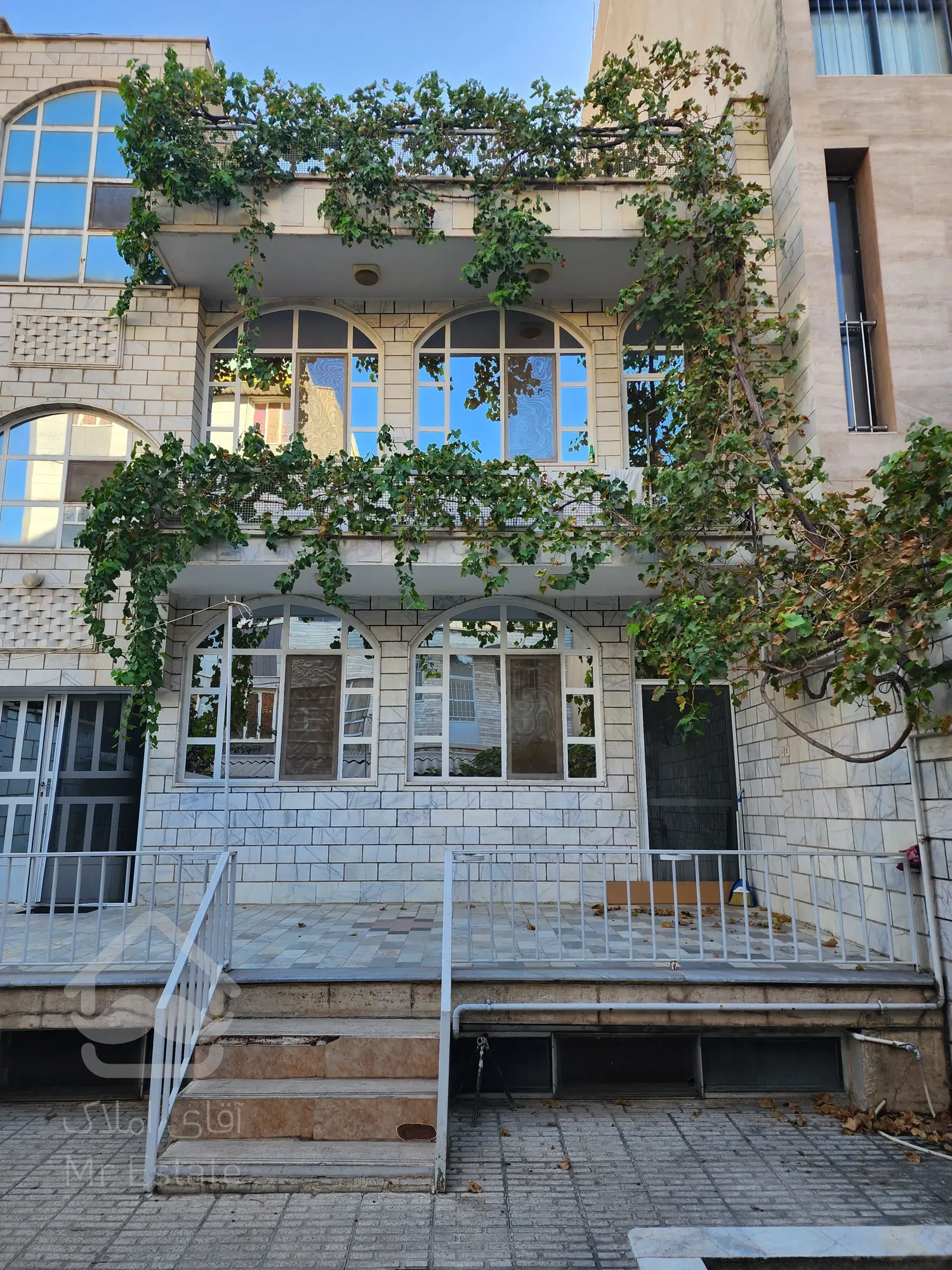 رهن و اجاره ۲ طبقه کامل یا بصورت مجزا در بهترین نقطه کرج مرکز شهر