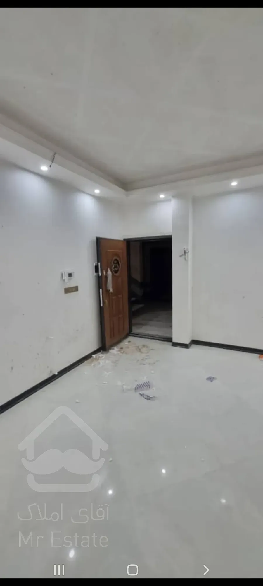 واحد تازه ساعت در باغستان