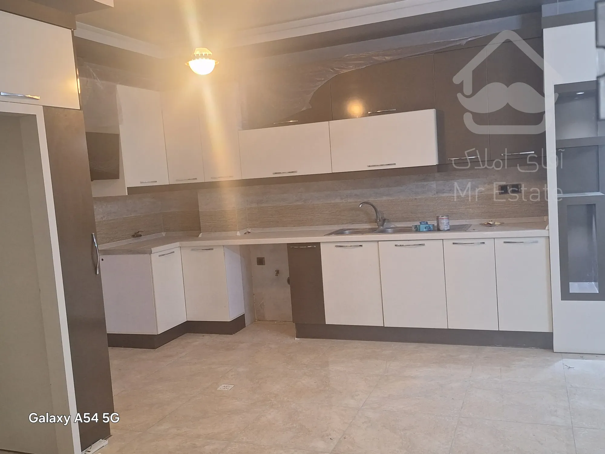 آپارتمان ۱۲۰ متری ۲ خواب . ملکشهر