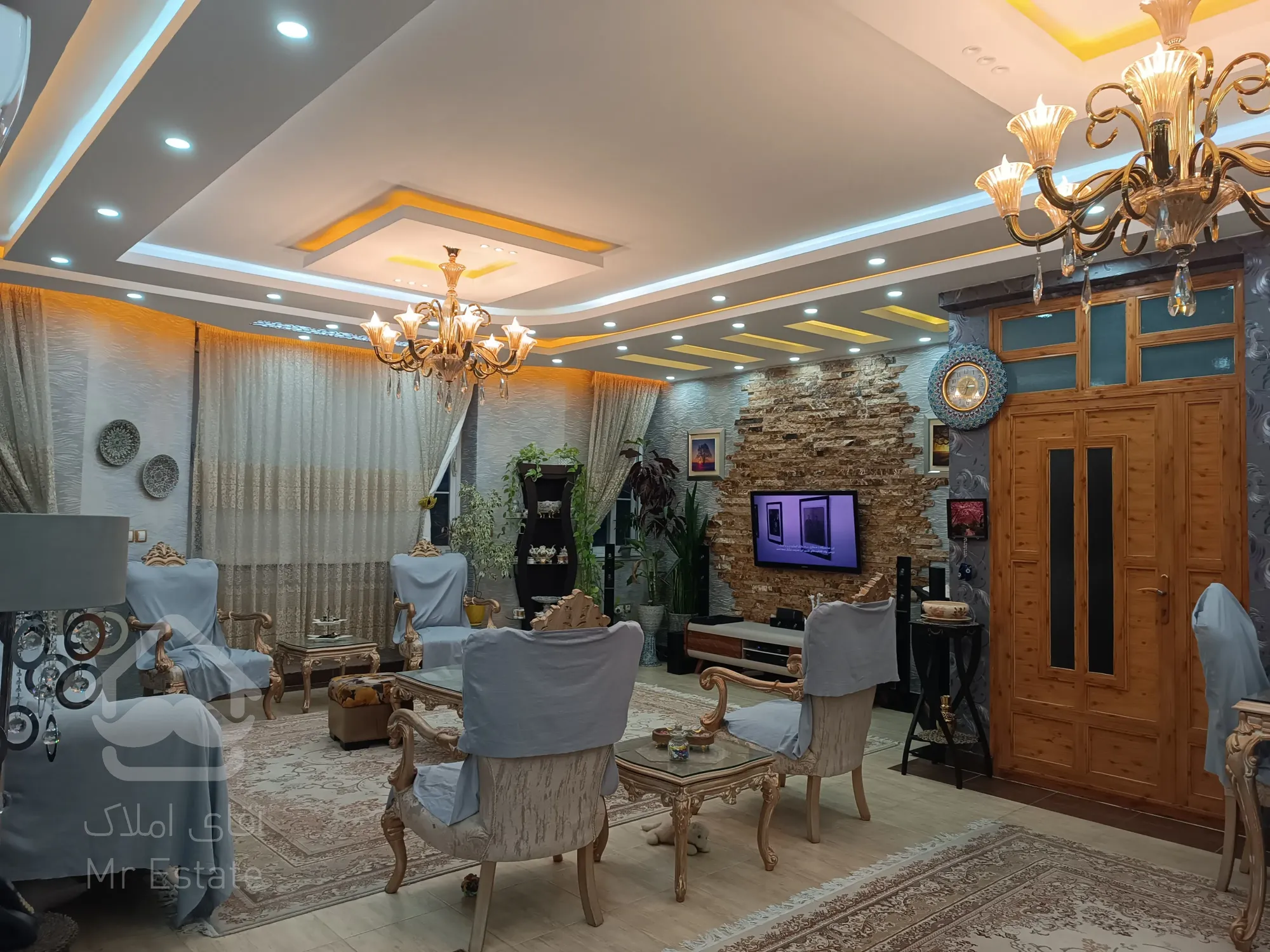 فروش ویلای ۲۸۰ متری با دو سوییت مجزا در بندرانزلی