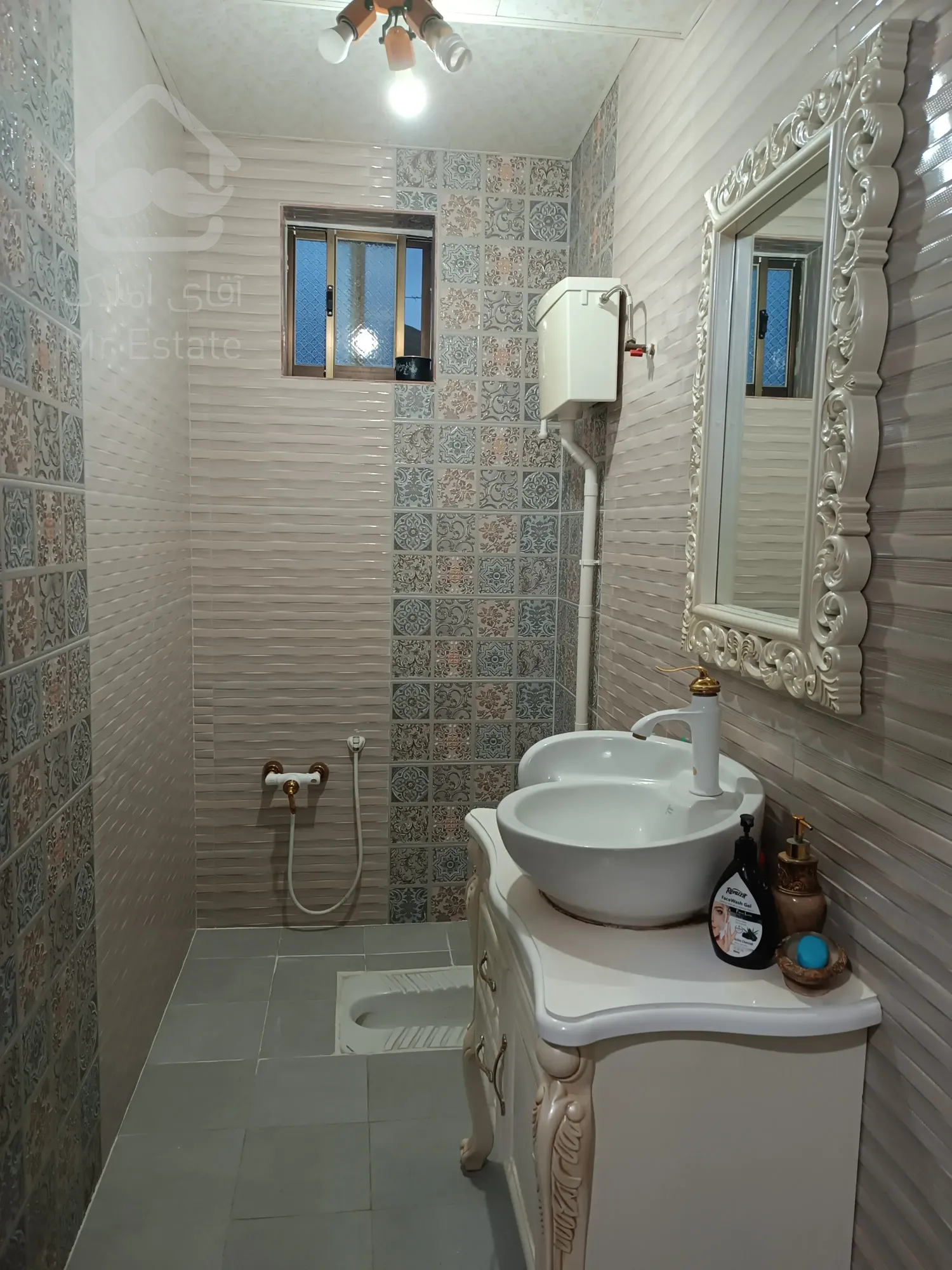 فروش ویلای ۲۸۰ متری با دو سوییت مجزا در بندرانزلی