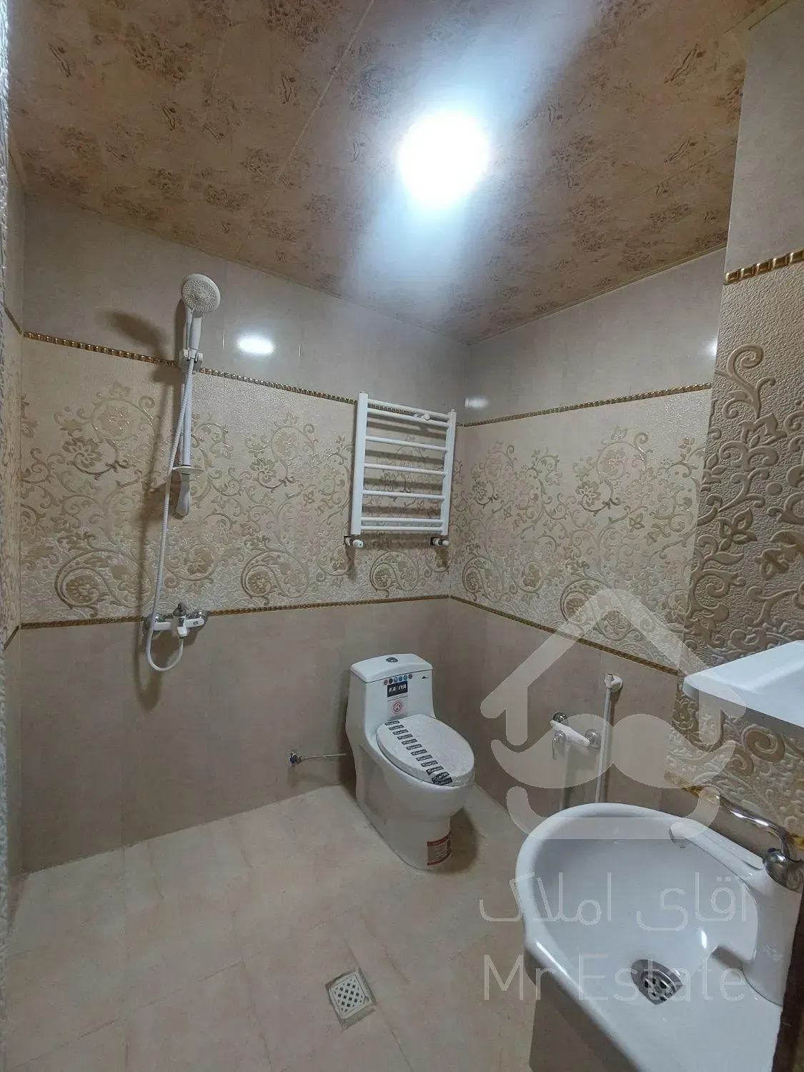 آپارتمان واقع در شهرک زعفرانیه رشت