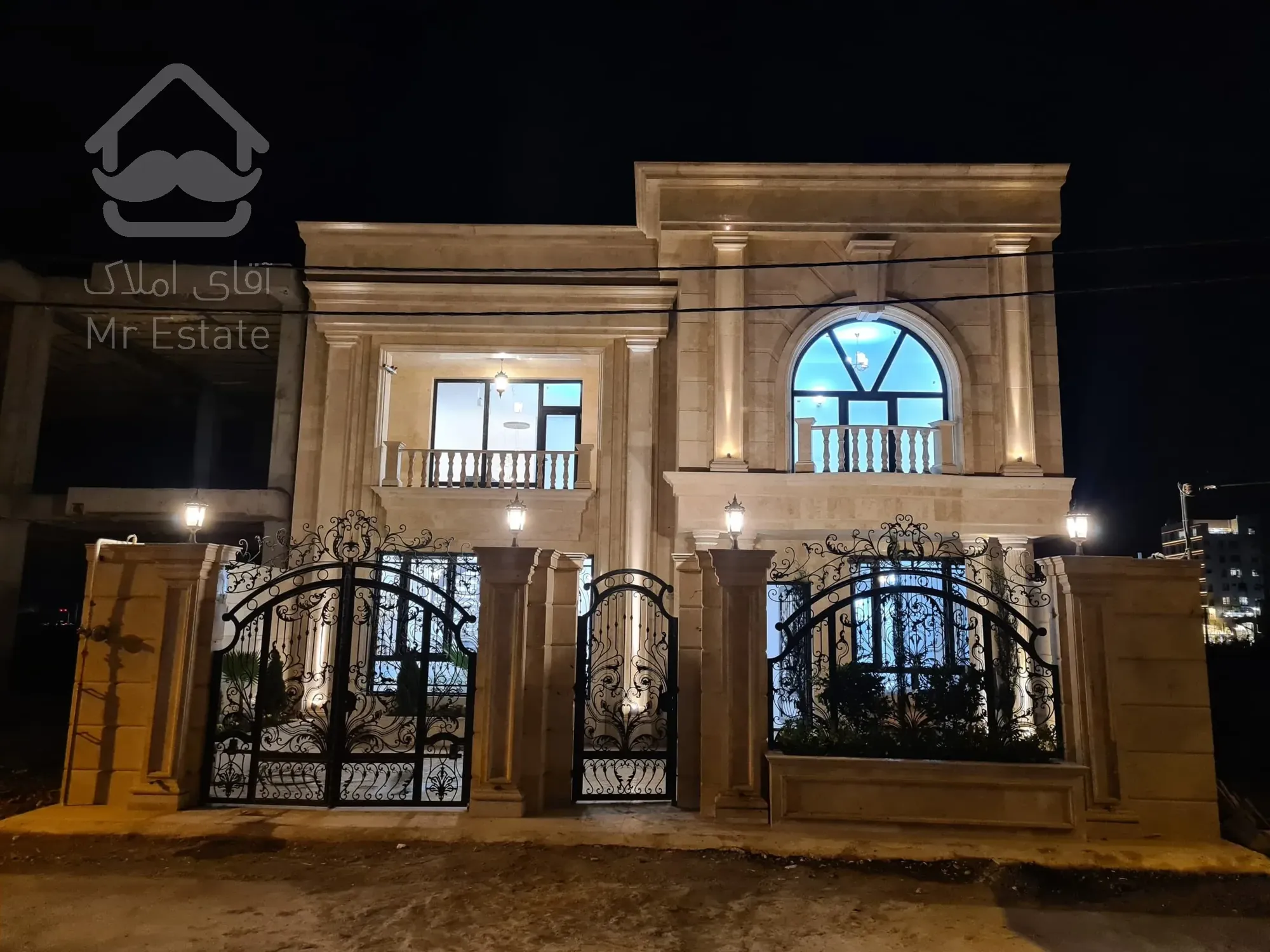 دوبلکس حیاطدار ۲۰۰متر