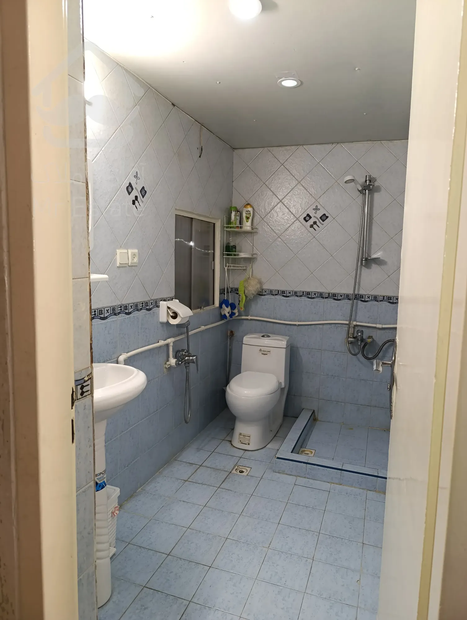 فروش واحد مسکونی -تجاری بازسازی شده 50متری در شیخ بهایی