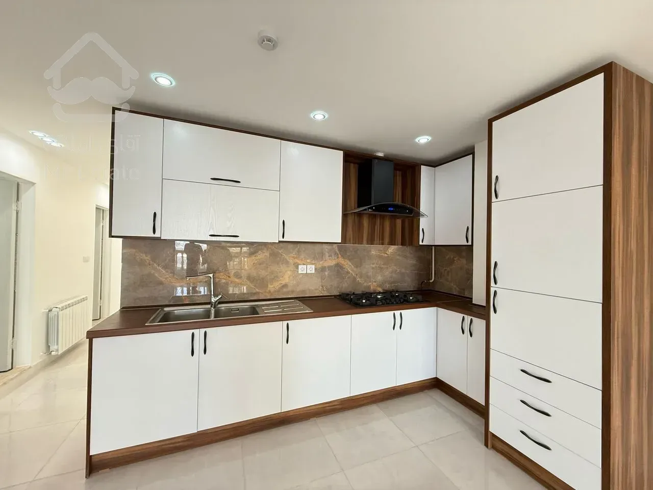 فروش آپارتمان ۹۸ متری با قیمت مناسب