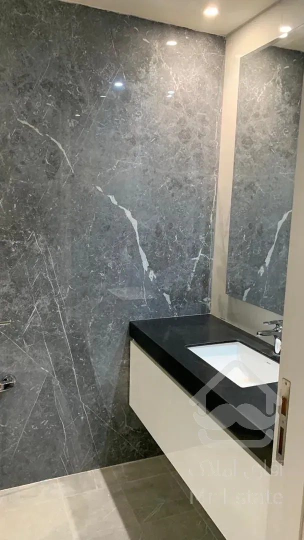 رهن برج مدرن ۲۲۶ متری در ولنجک