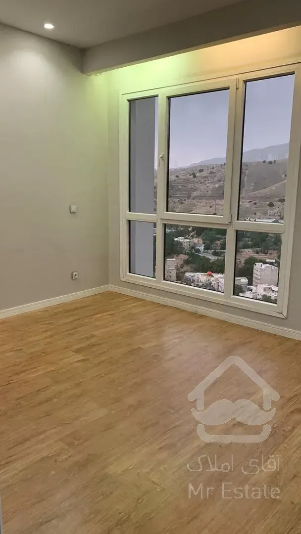 رهن برج مدرن ۲۲۶ متری در ولنجک