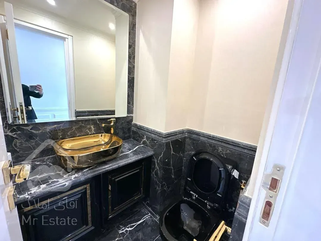 رهن برج ۱۳۸ متری در زعفرانیه