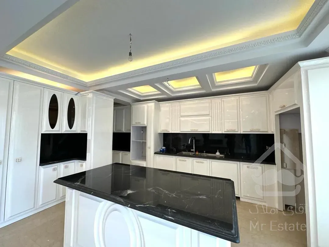 رهن برج ۱۳۸ متری در زعفرانیه